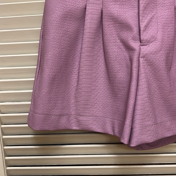 Sincerely Ours Croc Leather, High Waisted, Paper Bag Short in Lilac Croc, Size M - Picture 6 of 17